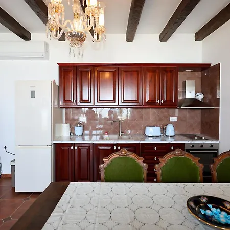 Sunrise House - Swimming Pool *