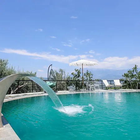 빌라 Sunrise House - Swimming Pool 베라트