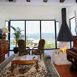 Sunrise House - Swimming Pool