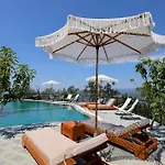 Sunrise House - Swimming Pool