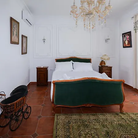 Sunrise House - Swimming Pool