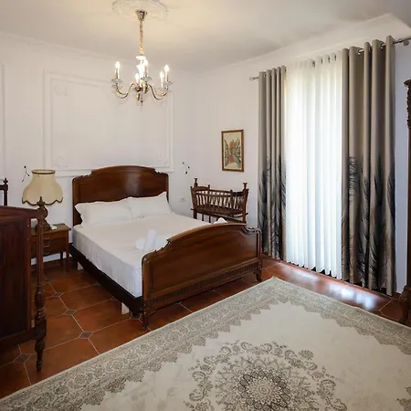 Sunrise House - Swimming Pool