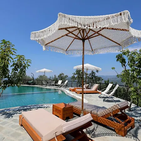 Sunrise House - Swimming Pool