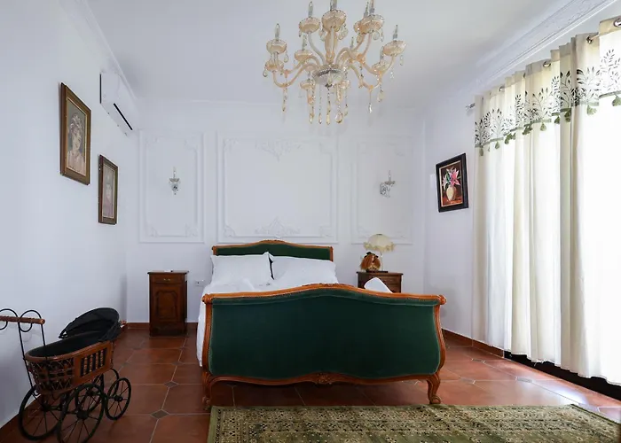 Sunrise House - Swimming Pool Villa Berat