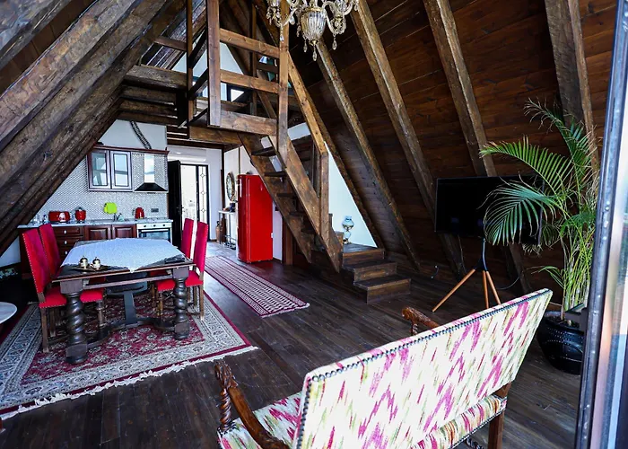 Sunrise House - Swimming Pool Villa Berat